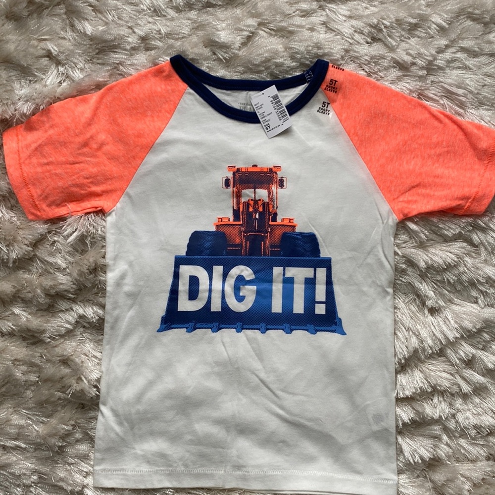 NWT Children’s place short sleeve shirt, size 5T